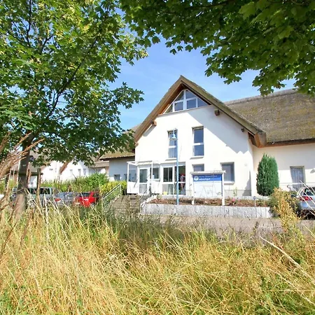 F-1010 Strandhaus Moenchgut Dz 25 Garten, Strandnah, Inkl Fruehstueck