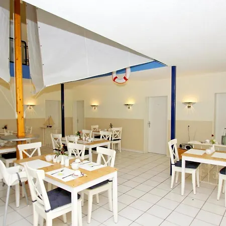 F-1010 Strandhaus Moenchgut Dz 25 Garten, Strandnah, Inkl Fruehstueck فندق لوبه